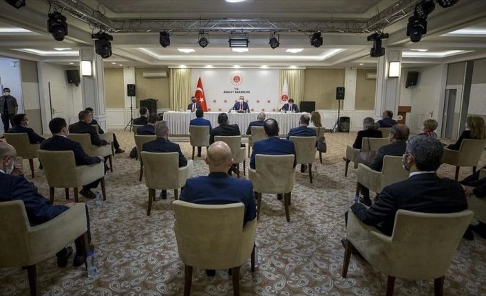 Adalet Bakanı Gül, TBB Başkanı Feyzioğlu ve bazı baro başkanlarıyla görüştü