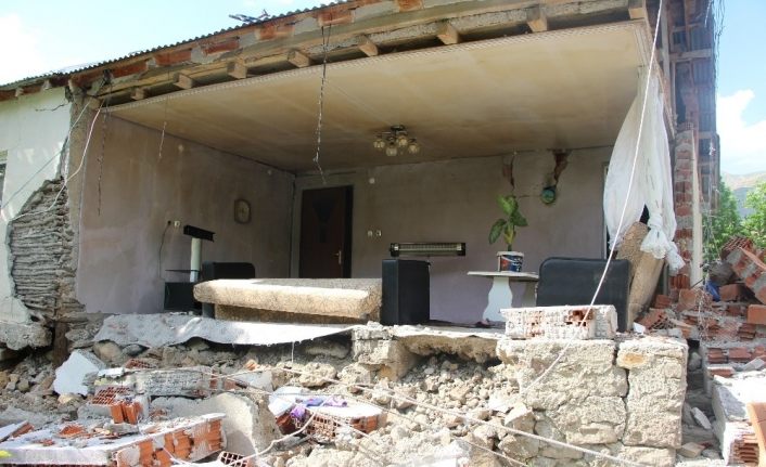 AFAD: "Bingöl’de 219 artçı deprem meydana geldi"