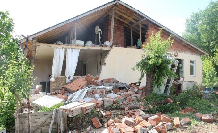 AFAD: "Bingöl’de 233 artçı deprem meydana geldi"