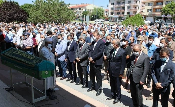 Ağaçtan düşerek vefat eden Aksu, son yolculuğuna uğurlandı