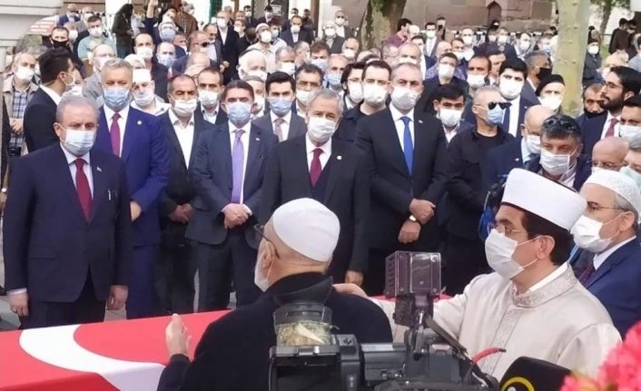 Ağrılı duayen siyasetçi Tekdal, son yolculuğuna uğurlandı