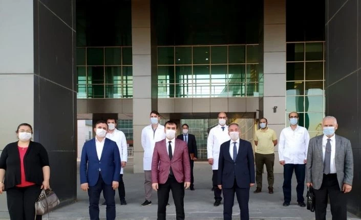 AİÇÜ Rektörü Karabulut,  Devlet Hastanesini ziyaret etti