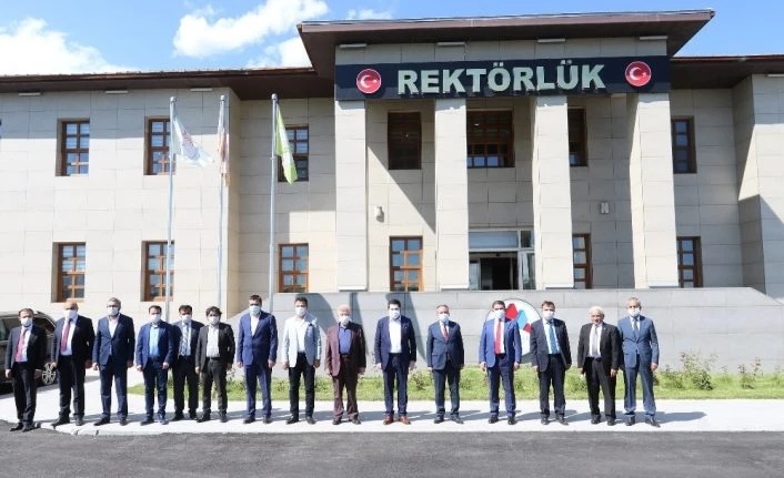 AİÇÜ Rektörü Prof. Dr. Karabulut, il protokolünü misafir etti