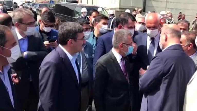 Bakanlar inceleme için geldikleri Bingöl’de ikinci depreme yakalandı