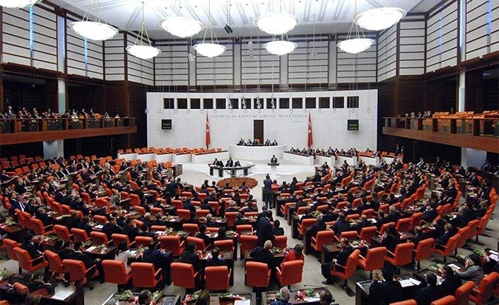CHP'den bir, HDP'den 2 milletvekilinin milletvekillikleri düşürüldü