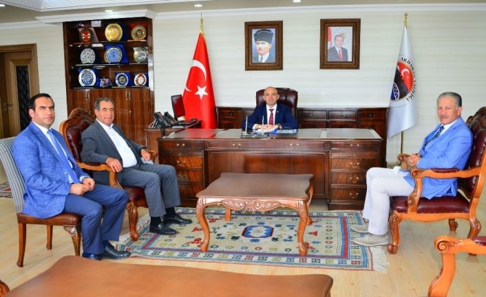 CHP İl Başkanı Taştan ve İlçe Belediye Başkanlarından Vali Öner’e hayırlı olsun ziyareti