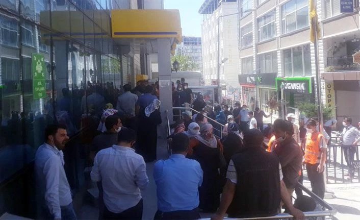 CHP Van İl Başkanı Kurukcu: PTT kuyruğu için acil önlem alınmalı