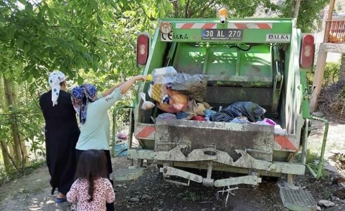 Çukurca Belediyesi köylerden de çöp toplamaya başladı