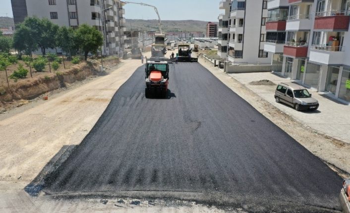 Elazığ Belediyesi’nden üst yapı ve ilaçlama çalışmaları