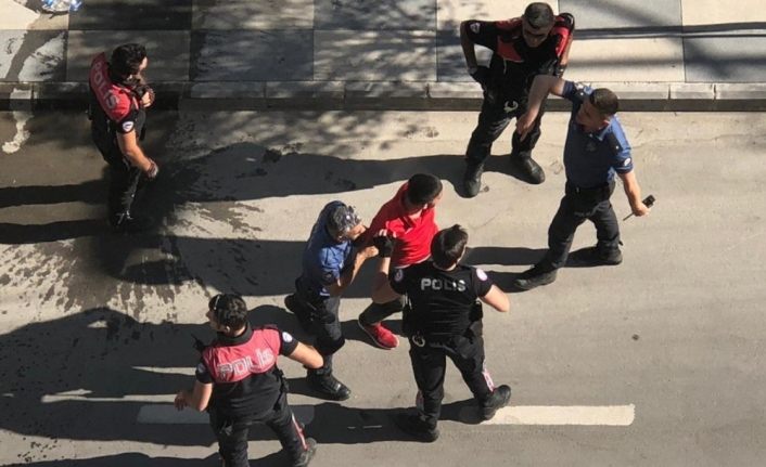 Elazığ’da 2 polisin yaralanmasına neden olan 3 şüpheli yakalandı