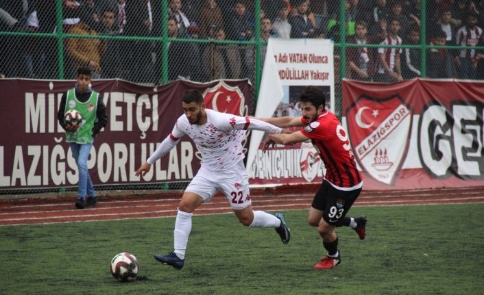 Elazığspor’da Murathan’ın çapraz bağları koptu