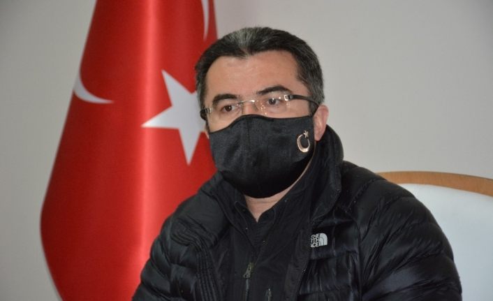 Erzurum Valisi Memiş: “Çat’ta 5 mahalle 2 mezrada evlerde çatlak ve yıkım oldu, 1 vatandaşımız hafif yaralı”