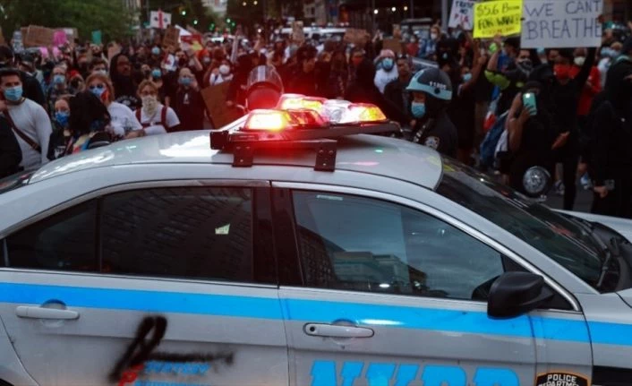 Floyd için yapılan protesto gösterilerinin Kovid-19 vakalarını artırmasından endişe ediliyor
