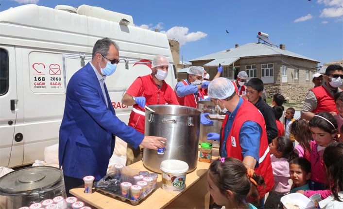 Gürpınar Belediye Başkanı Tanış: kurumlarımız milletinin yanındaydı