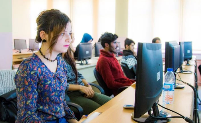 Hakkari Üniversitesindeki laboratuvarlar hizmete açıldı