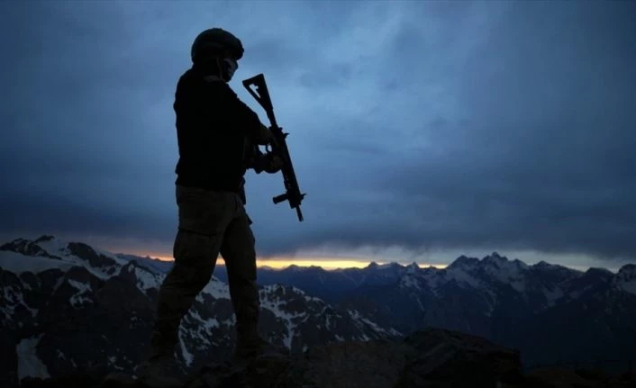 Hakkari'de bir asker İran'dan açılan taciz ateşi sonucu şehit oldu