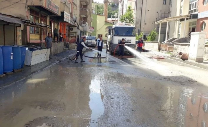 Hakkari’de cadde ve sokaklar temizleniyor