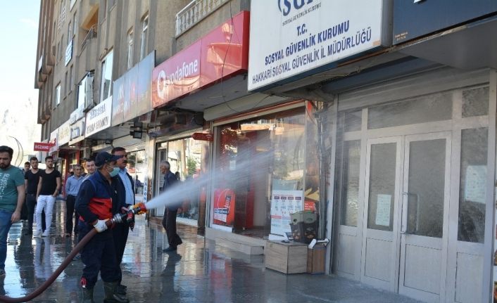 Hakkari’de dezenfekte çalışmaları sürüyor