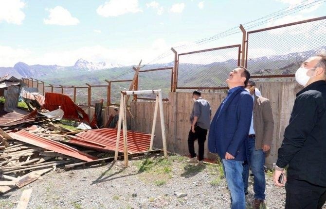 Hakkari’de fırtınada zarar görenlere ödeme yapıldı