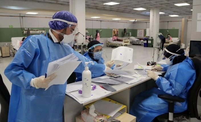 İran Sağlık Bakan Yardımcısı Herirçi: Kovid-19 salgını bir yıl sürebilir