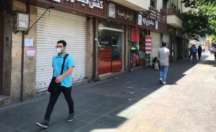 İran Sağlık Bakanlığı Kovid-19 vakalarının yüksek olduğu yerlerde yeniden kısıtlama istiyor