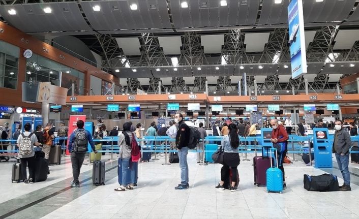 İstanbul havalimanlarında 5 ayda 19 milyondan fazla yolcu uçtu