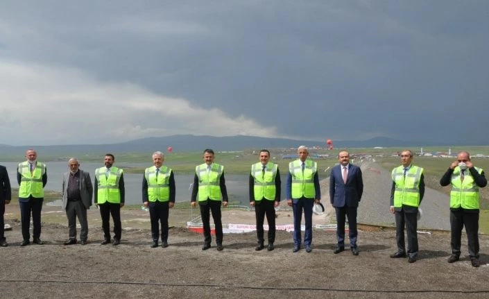 Kars Barajı’nın açılışını Cumhurbaşkanı Erdoğan video konferansla yaptı