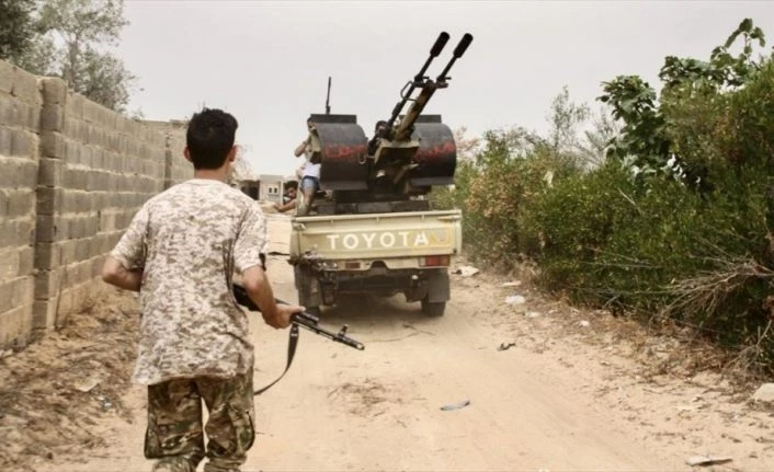 Libya ordusu ile Hafter milisleri arasında başkentin güneyinde şiddetli çatışmalar yaşanıyor