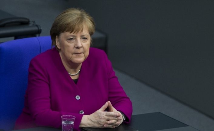 Merkel, Çin Devlet Başkanı Şi ile ekonomi ve uluslararası konuları görüştü