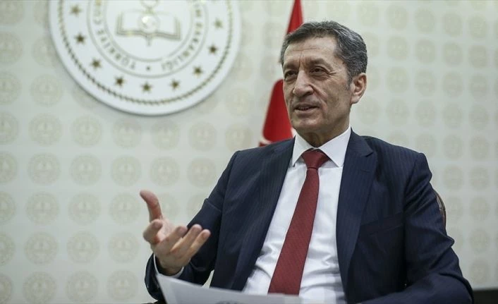 Milli Eğitim Bakanı Selçuk: Sınavlarda uygulanacak Kovid-19 tedbirlerine sınıf sınıf, okul okul, tek tek bakıyoruz