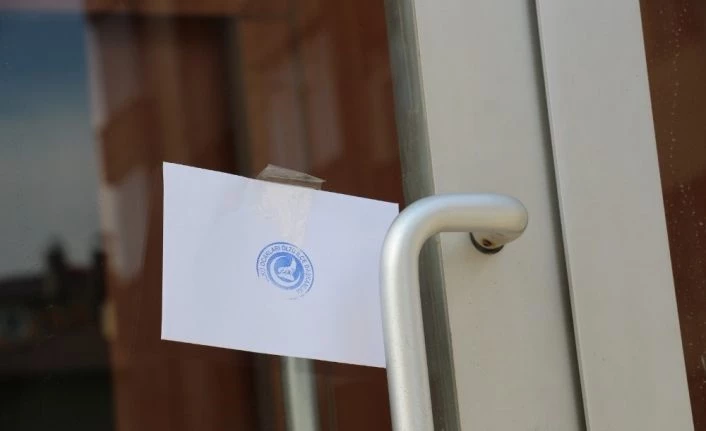 Oltu Ülkü Ocakları Oltu’da iş yerlerine siftah parası dağıttı