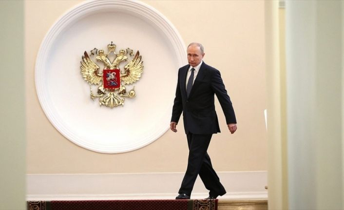 Putin’e yeniden başkanlık yolunu açacak düzenleme için halk sandık başında