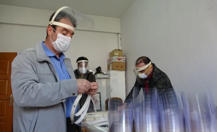 Van'da salgının üretim kahramanları: Meslek lisesi öğretmenleri