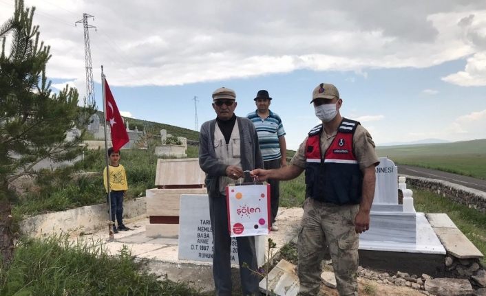 Sarıkamış’ta Jandarma Şehit Babalarını Unutmadı