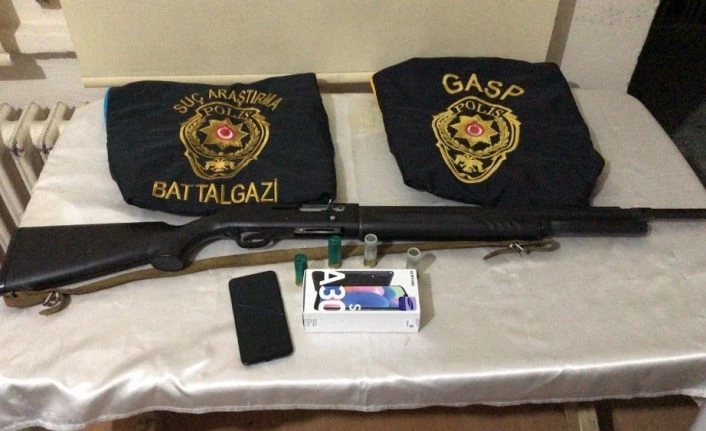 Silahlı gasp şüphelileri yakalandı