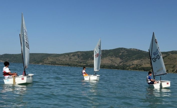 Tatvan’da yelken sporu antrenmanları başladı