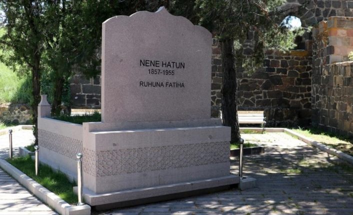 Türk kadınının kahramanlığının simgesi Nene Hatun 101 yıl yaşamış