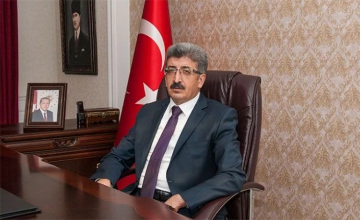 Van Valisi Bilmez Duyurdu: Camiler 5 vakit cemaatle namaza açılacak
