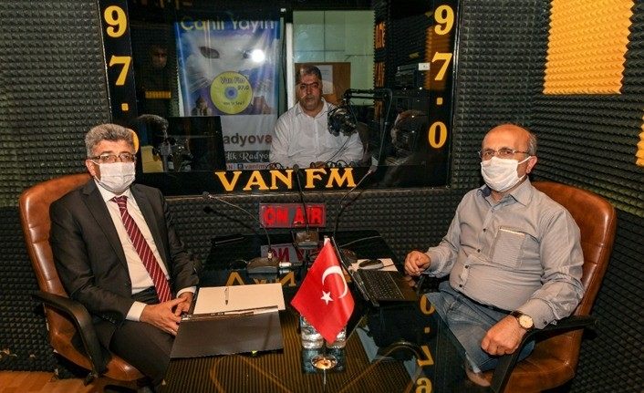 Van Valisi Bilmez; “Korona virüs artık Van sokaklarında”