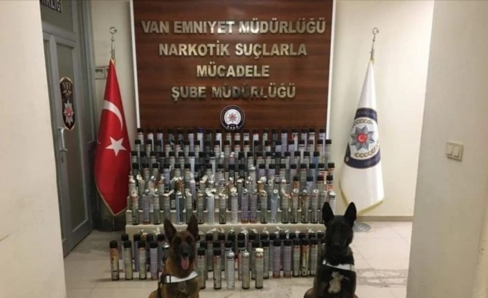 Van’da basınçlı metal köpük kutusunda 113 kilo eroin ele geçirildi