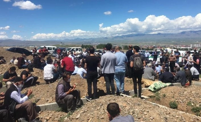 Artvin’de sel felaketinde hayatını kaybeden Musa Taşdemir memleketi Erzurum’da defnedildi