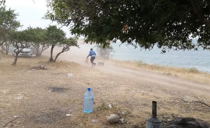Batan tekneyi görüntüleyen basın mensupları zor anlar yaşadı