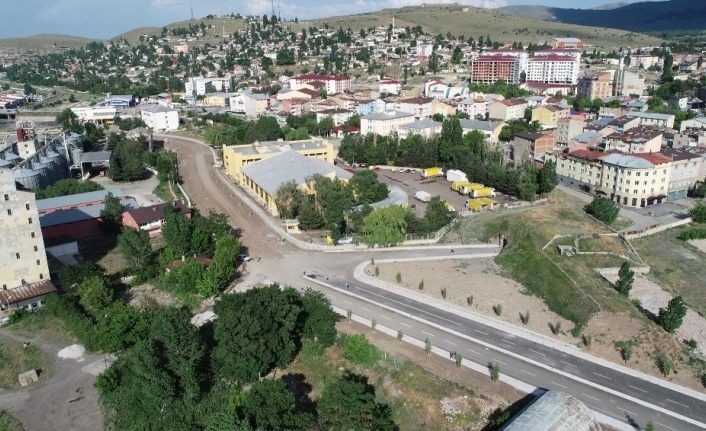 Büyükşehir kentteki ulaşım ağını büyütüyor