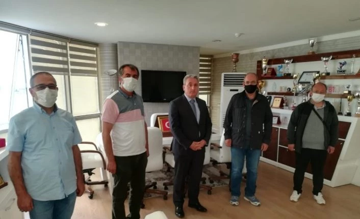 Kayak yöneticileri Gençlik Hizmetleri ve Spor İl Müdürlüğünü ziyaret etti