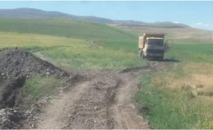 Malazgirt’te yayla yollarında çalışmalar devam ediyor