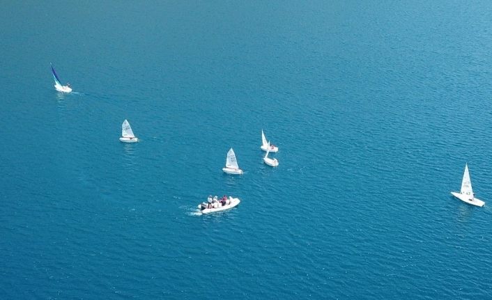 Nemrut’ta bisiklet ve trekking turu düzenlenip yelken gösterileri yapıldı