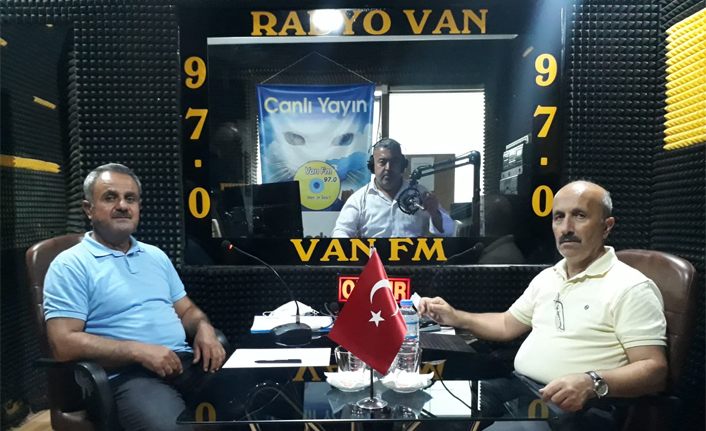 Sağlık İşleri Daire Başkanı Allahverdi, Van FM'de Ziya Türk’ün konuğu oldu