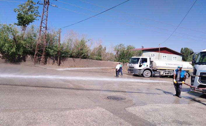 Tuşba'da dezenfekte çalışmaları sürüyor