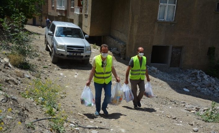 Valilik Bozkurt ailesine yardım eli uzattı