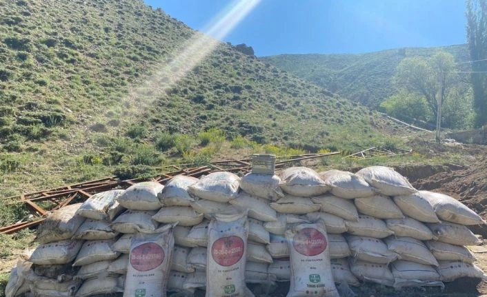 Van’da toprağa gömülü 3 ton suni gübre ele geçirildi